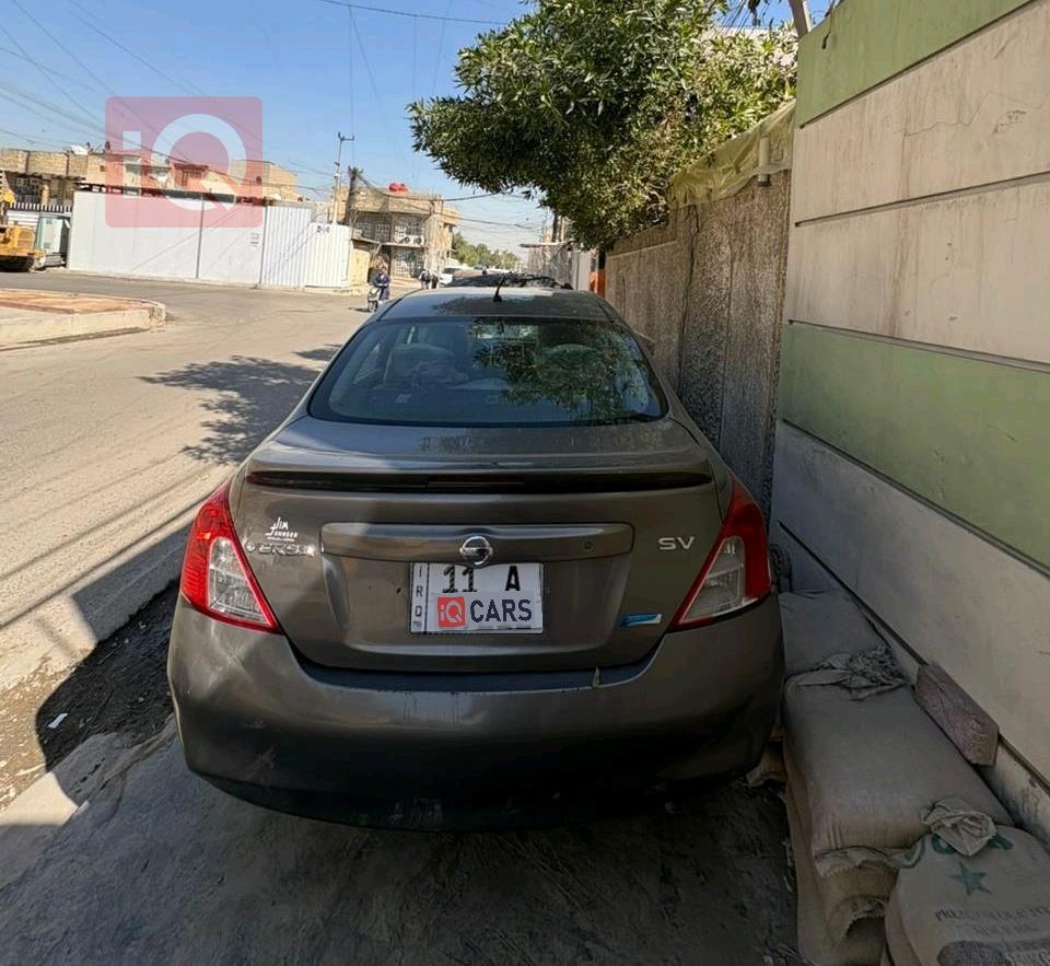 نيسان فيرسا